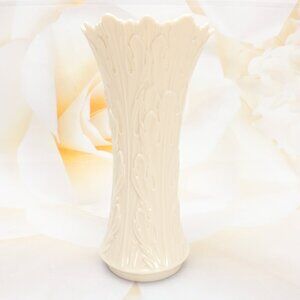 Lenox Elegant Ivory Porcelain Vase Woodland Collection 8.5"Embossed Leaf Pattern